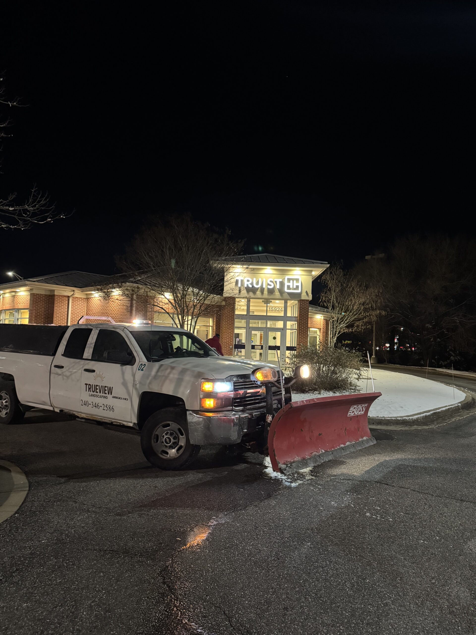 image of a parking lot after commercial snow plowing in southern maryland